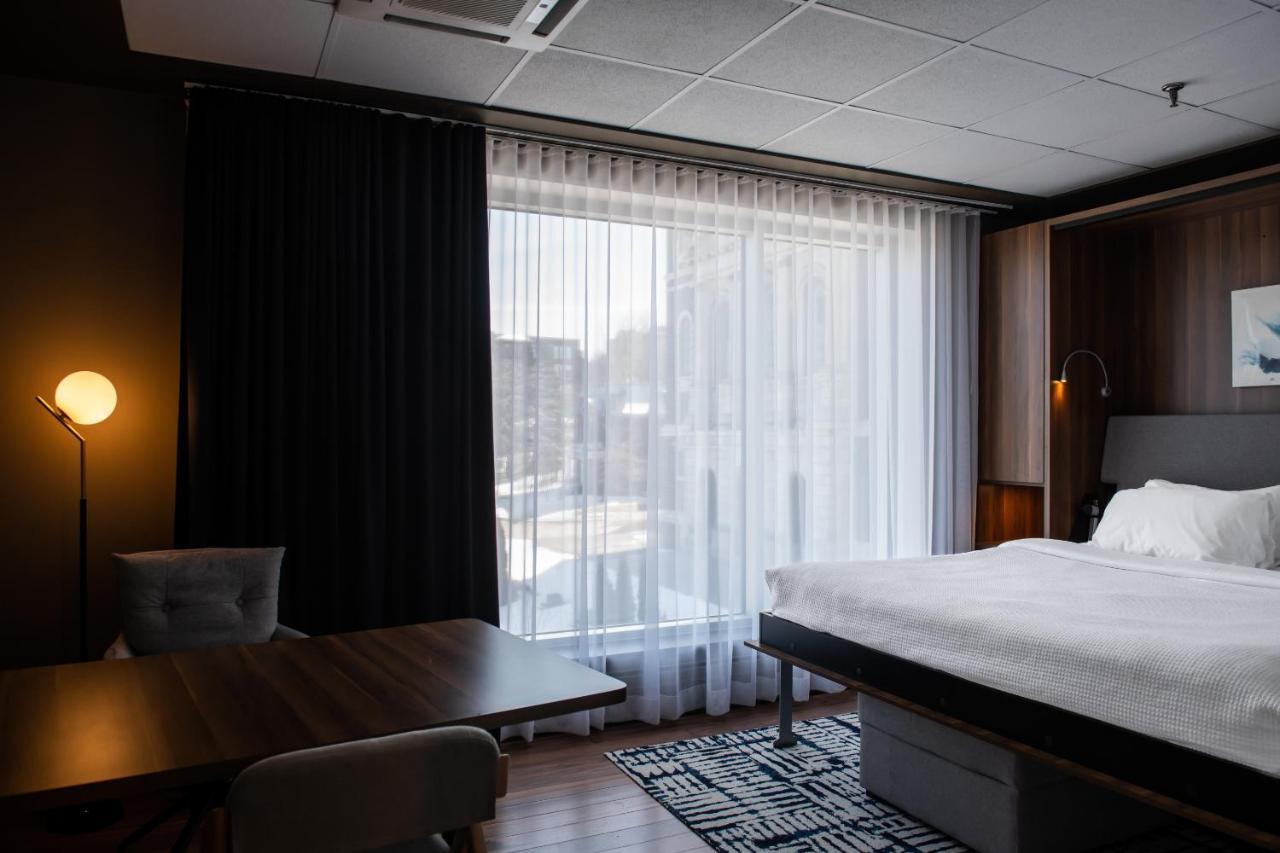 Hotel Chicoutimi, Affilie A Hyvi Bagian luar foto